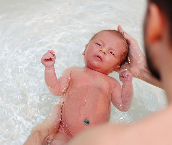 How to Give a Proper Newborn Bath - A Step by Step Guide