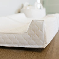 Close-up on contoured edge